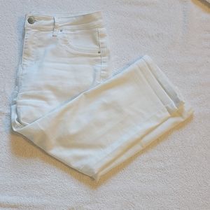 D. Jeans, Women's White Capri, Size 6